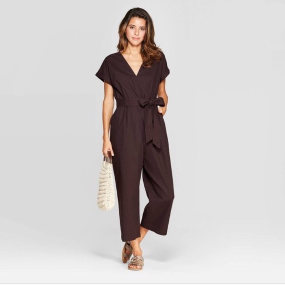 Women's Short Sleeve V-Neck Jumpsuit